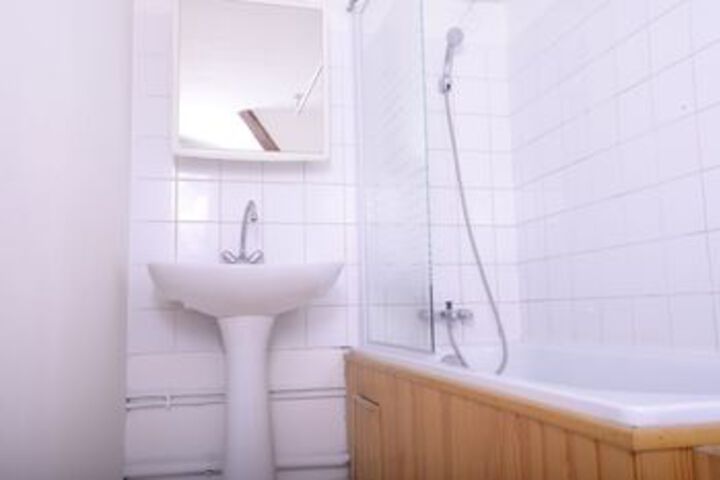 Room 3 of 20