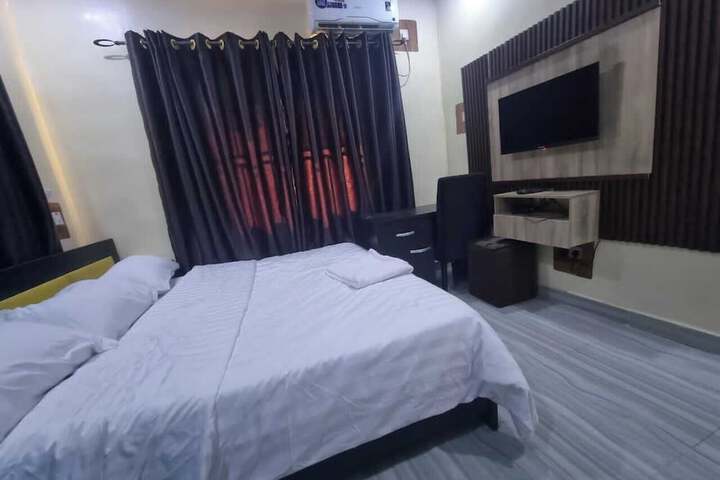 Room 7 of 38