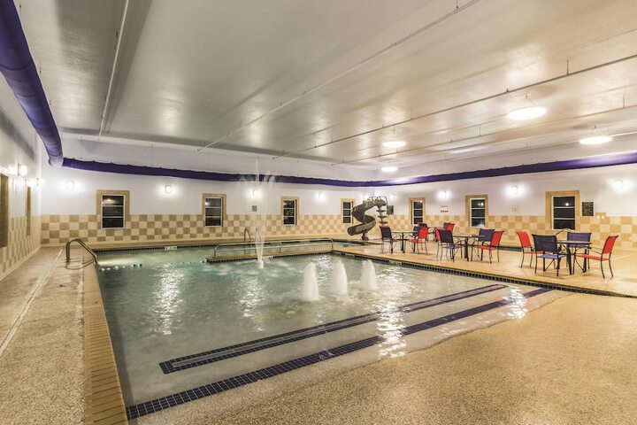 Hotel Pool