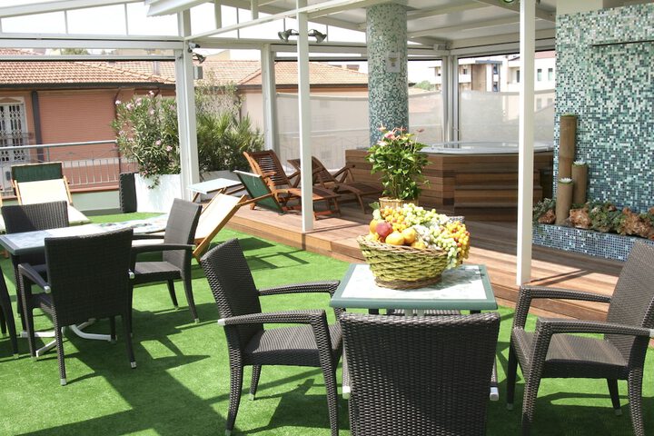 Terrace/Patio 31 of 32