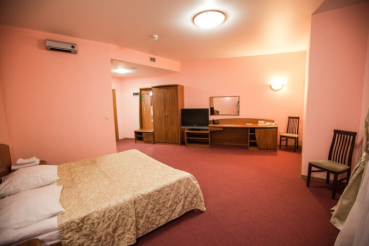 Room 11 of 35