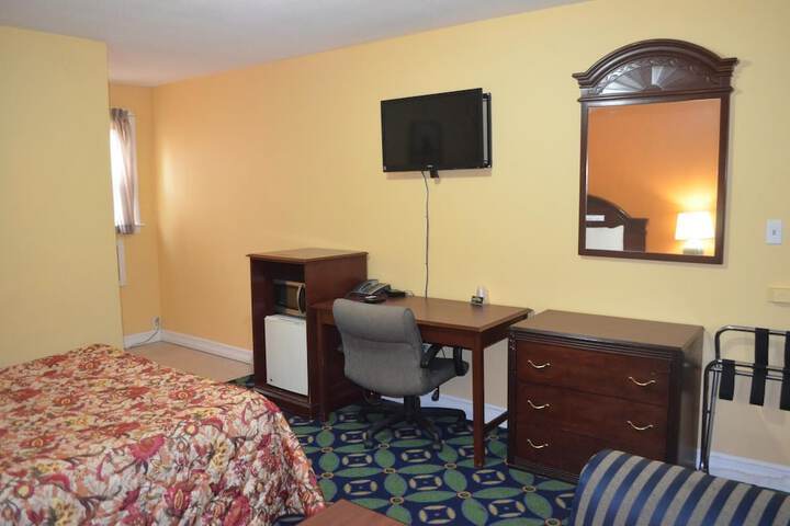 Room 9 of 24