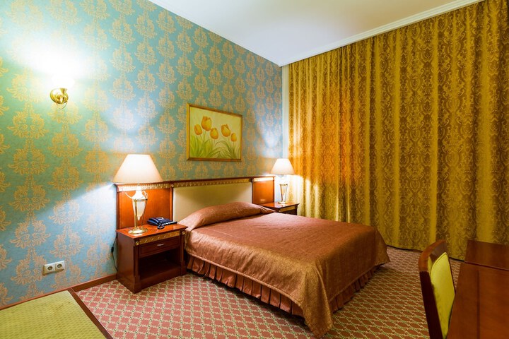 Room 4 of 92