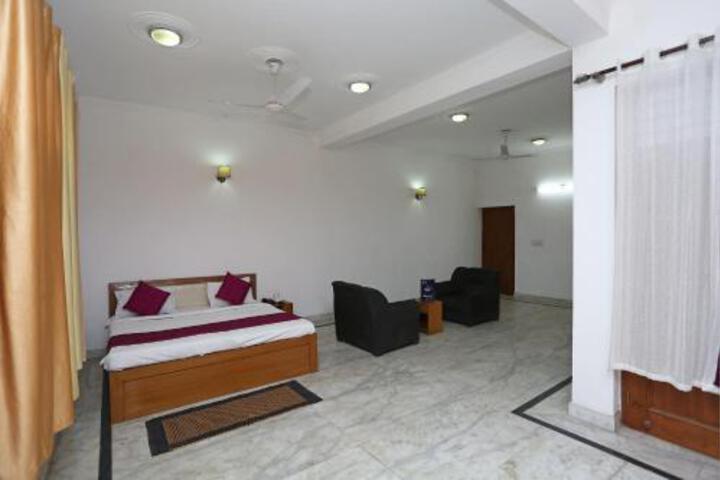 OYO 13825 mannat residency