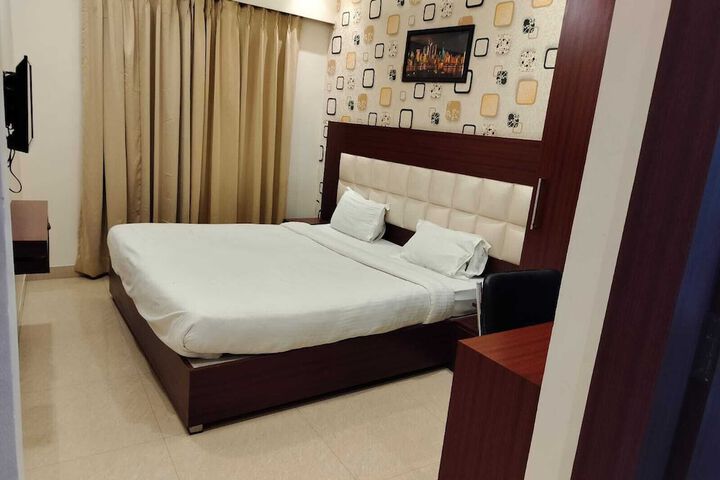 Room 4 of 26