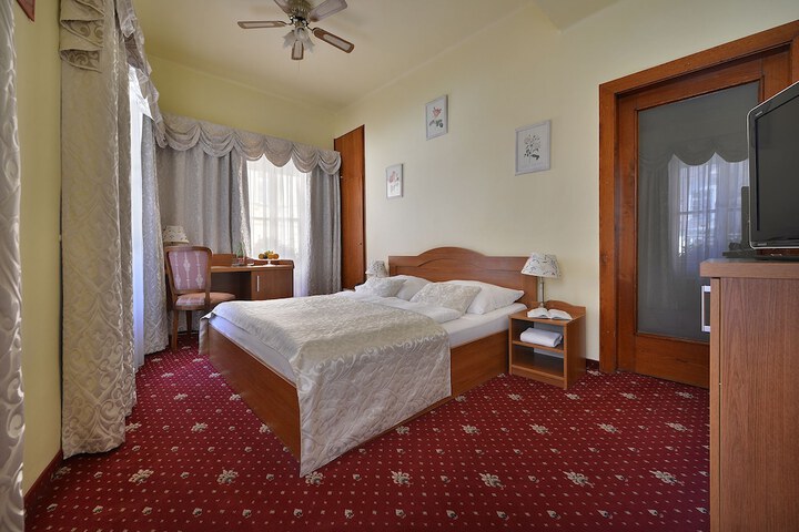 Room 16 of 113