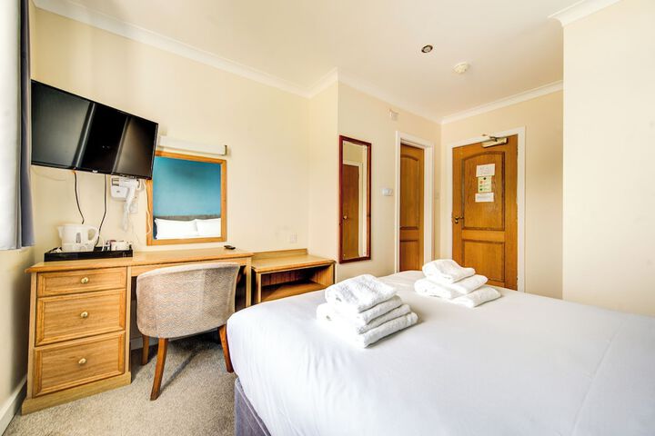 Room 34 of 159