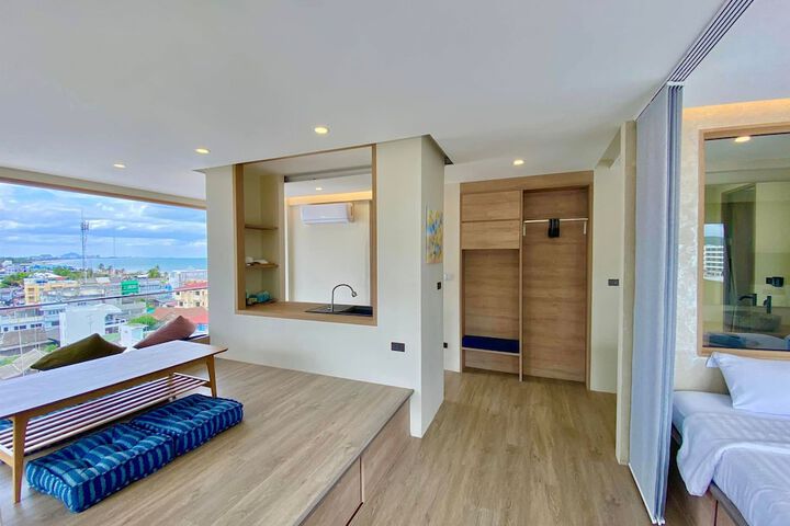 Room 14 of 64