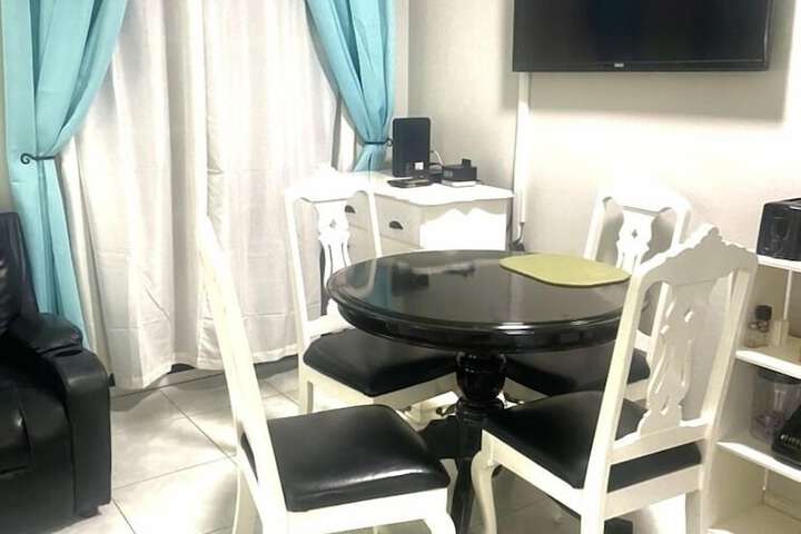 Room 8 of 33