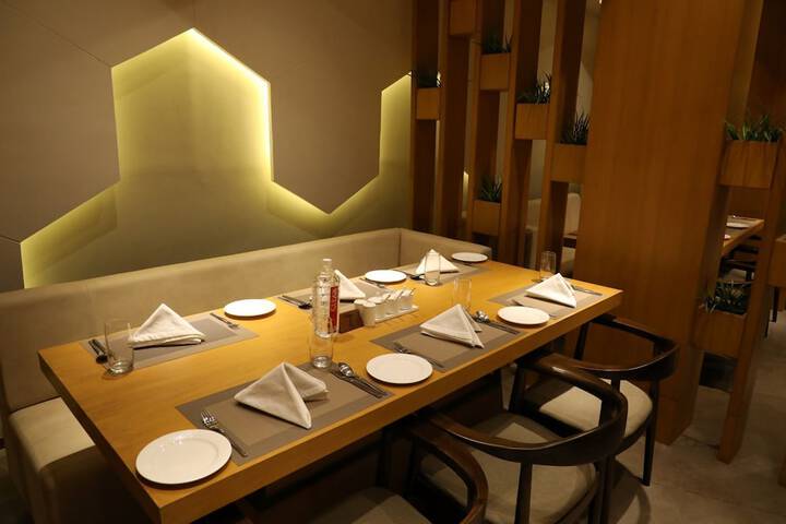 Dining 42 of 45