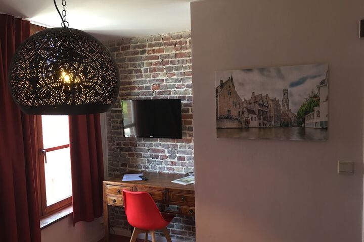 Room 5 of 36