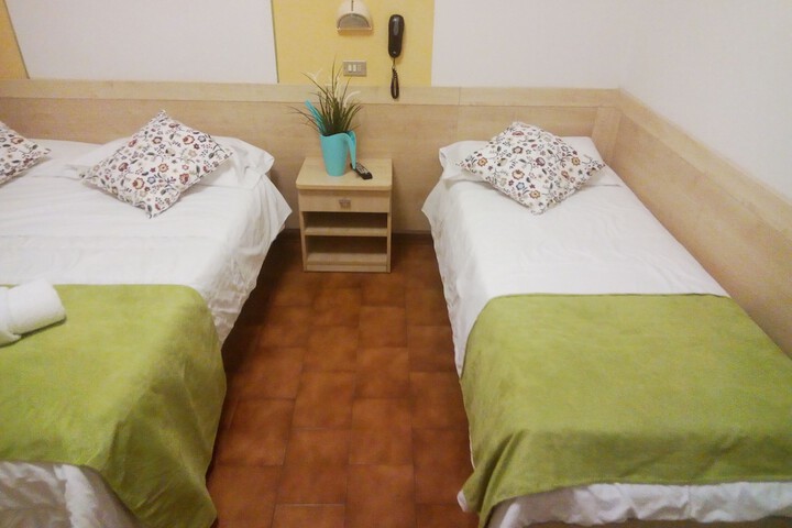 Room 22 of 35