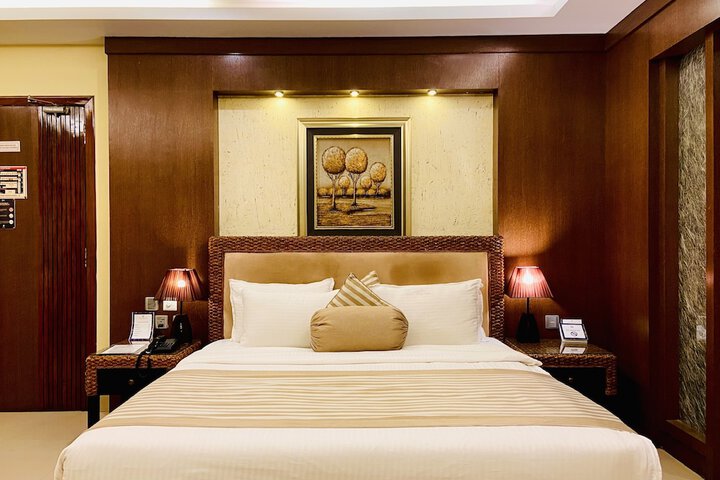 Room 8 of 28