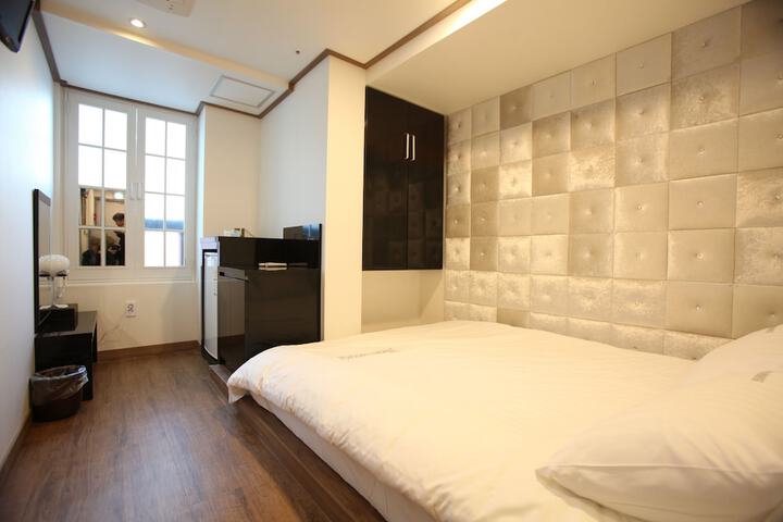 Room 7 of 46
