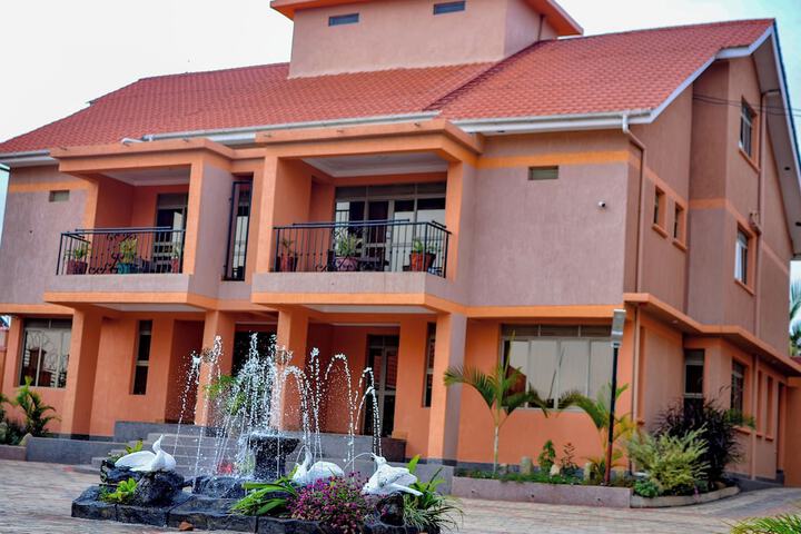 Hotel 73 of 76