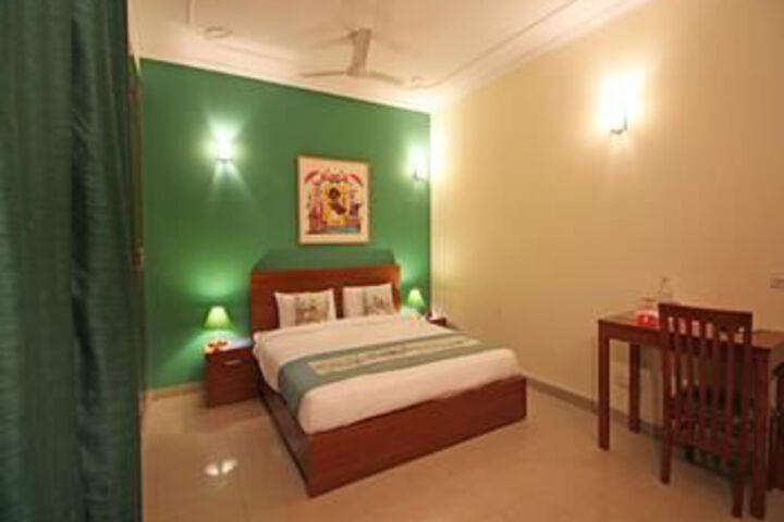 Room 6 of 27
