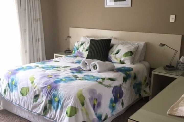 Room 2 of 20