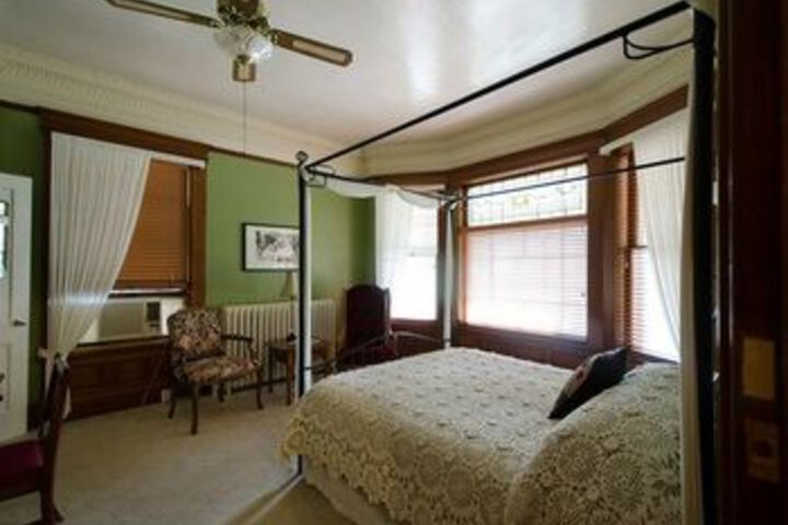 Room 34 of 47