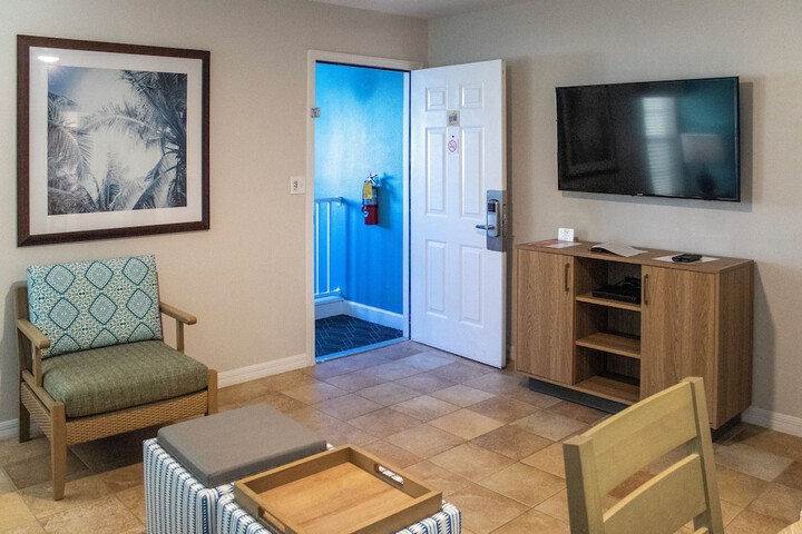 Room 11 of 29