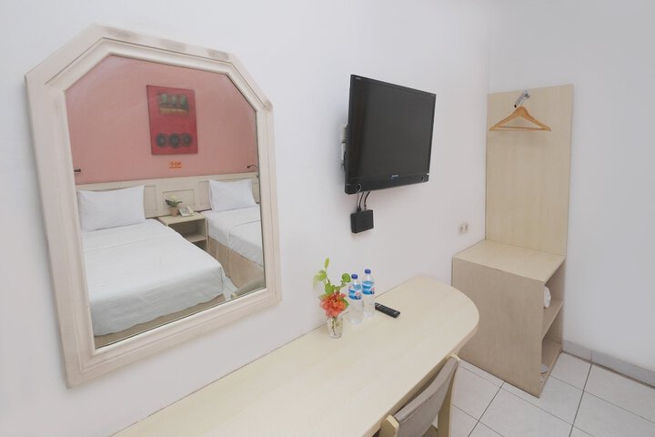 Room 9 of 29