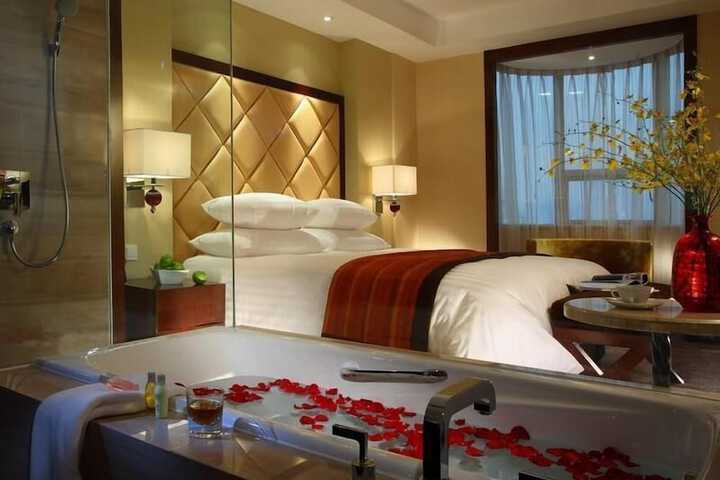 Room 8 of 45