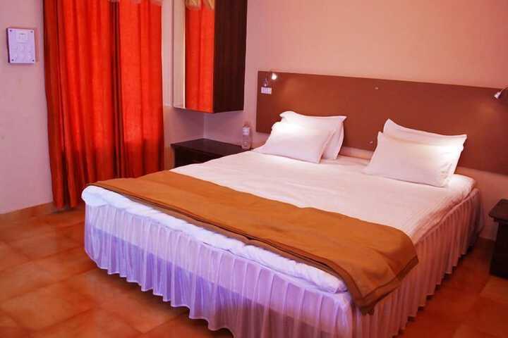 Room 8 of 20