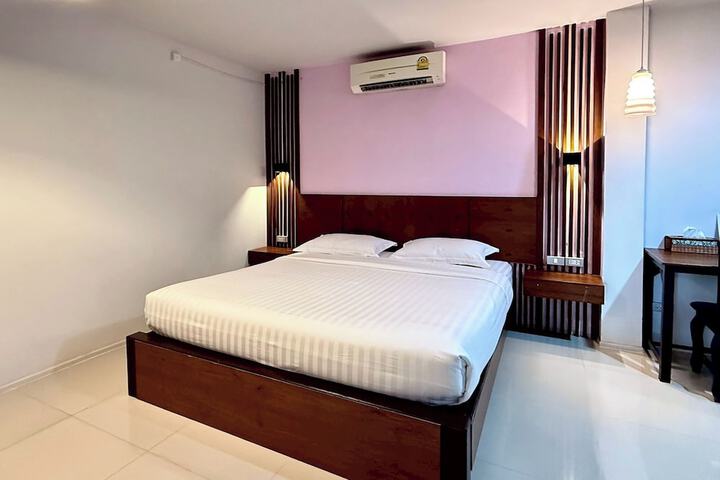 Room 25 of 62