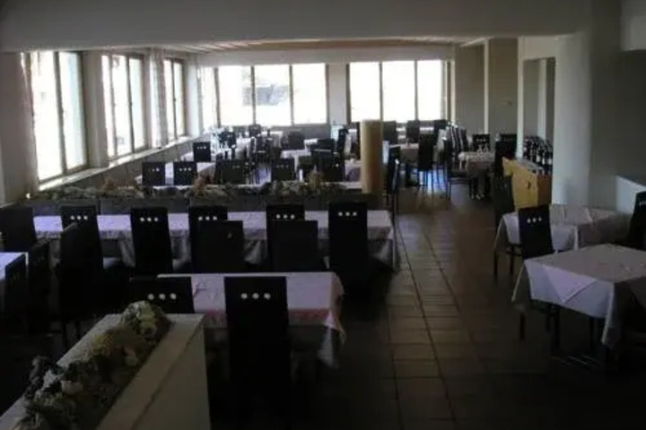 Dining 14 of 15