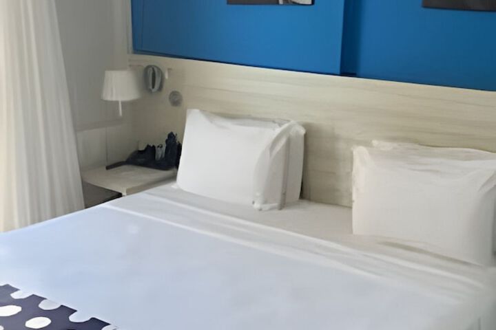 Room 68 of 137