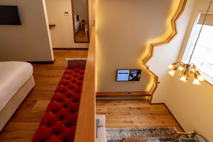 Room 76 of 171