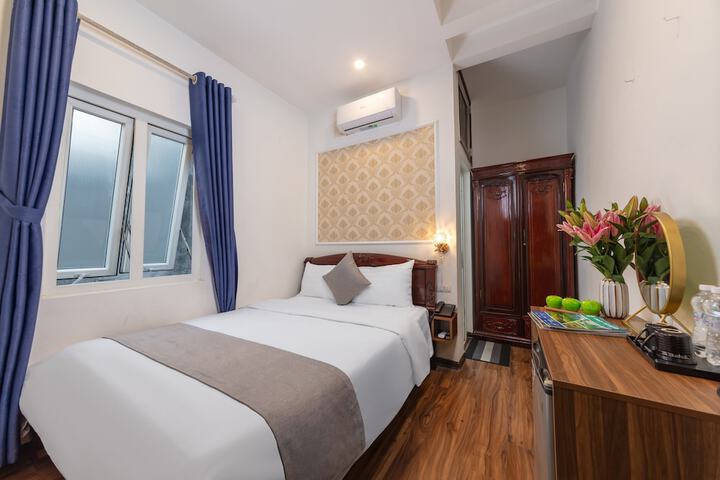 Room 5 of 22