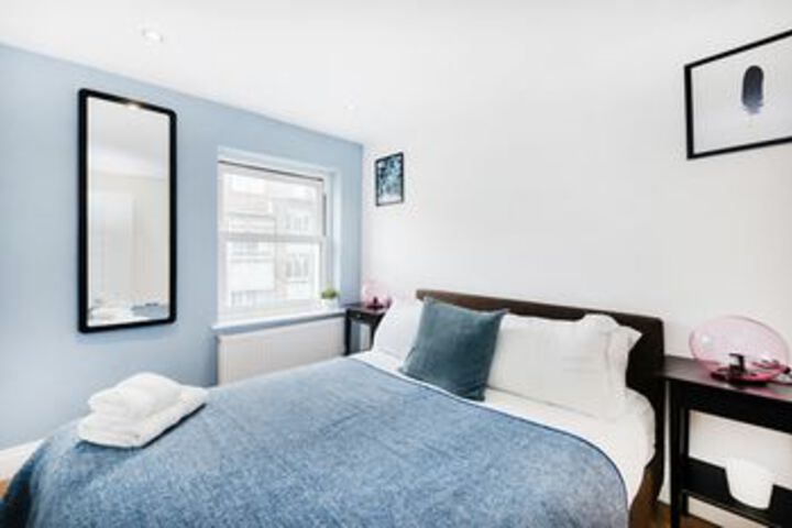 Room 9 of 19