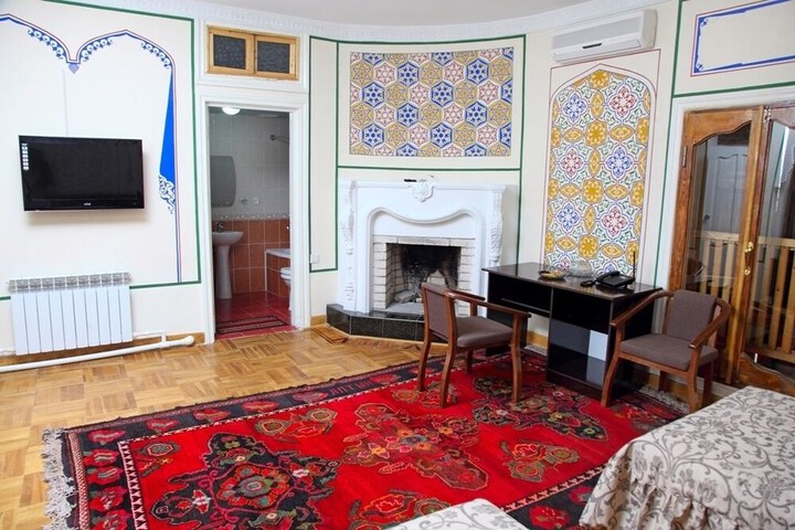 Room 3 of 47