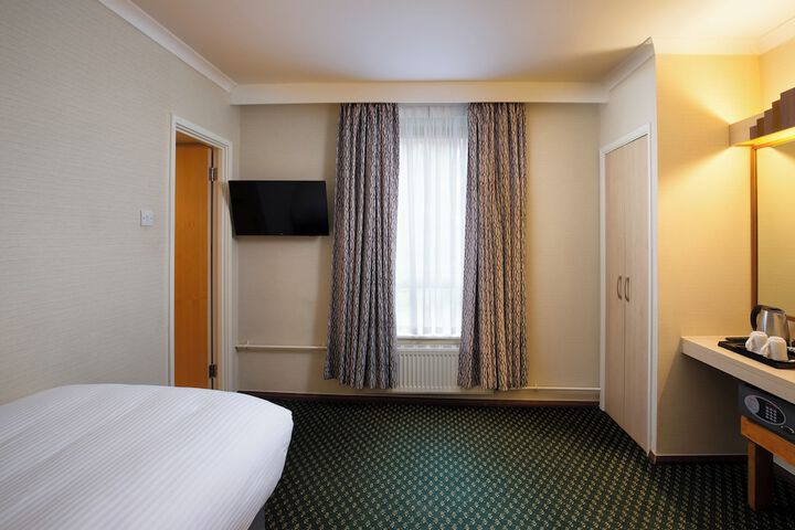 Room 40 of 119