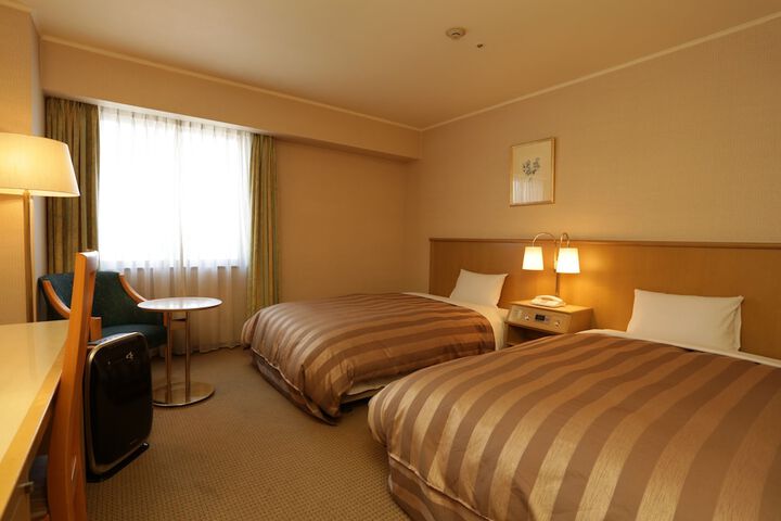 Room 10 of 77