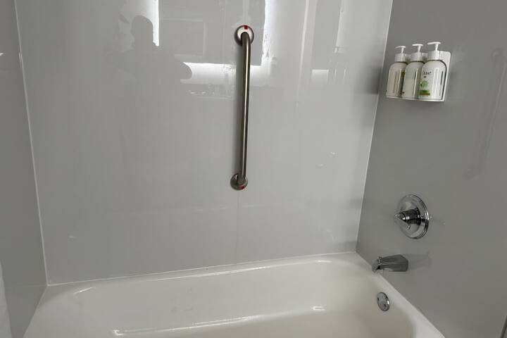 Double Accessible King Size Bed (3 of 8)