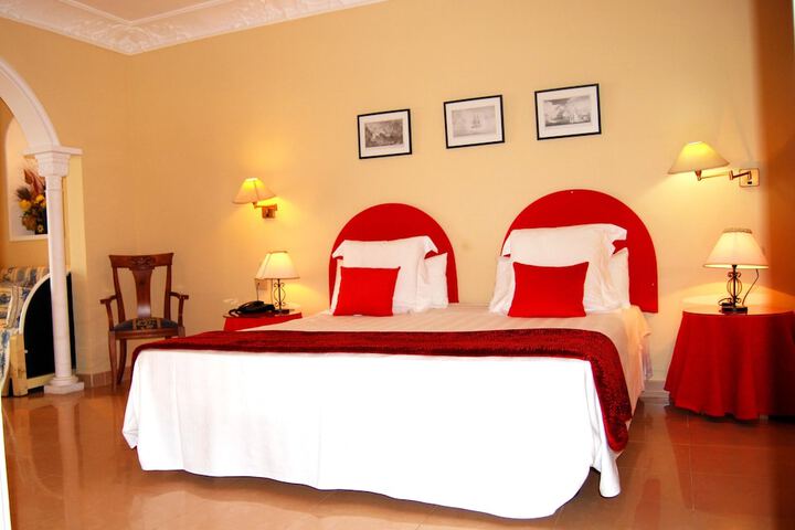 Room 8 of 71