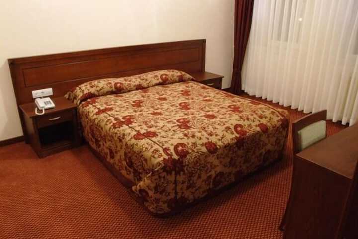 Room 4 of 29