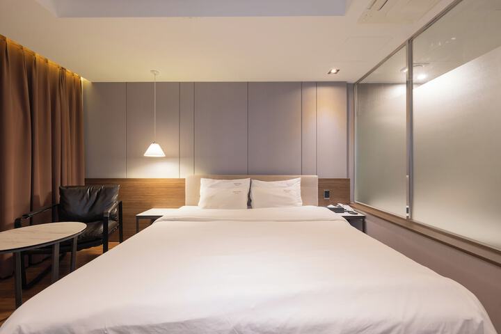 Room 41 of 54