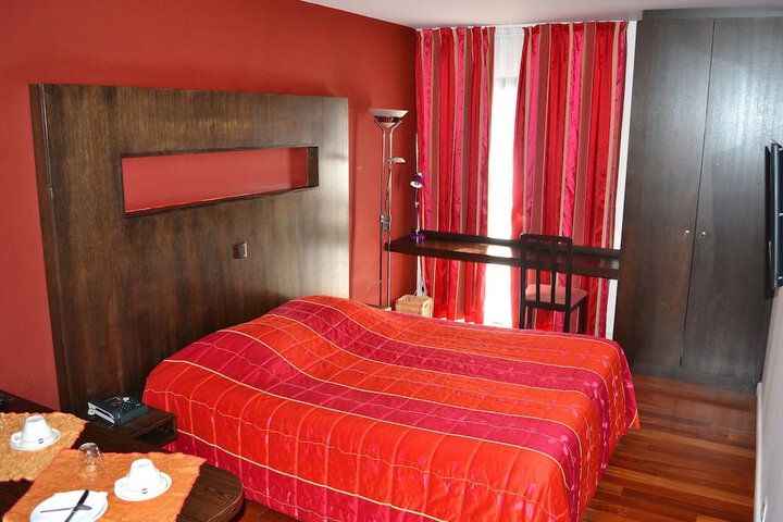 Room 16 of 62