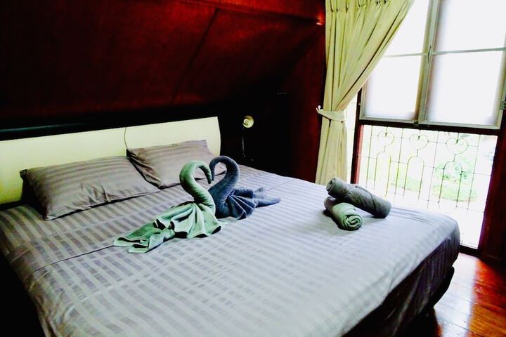 Room 18 of 296
