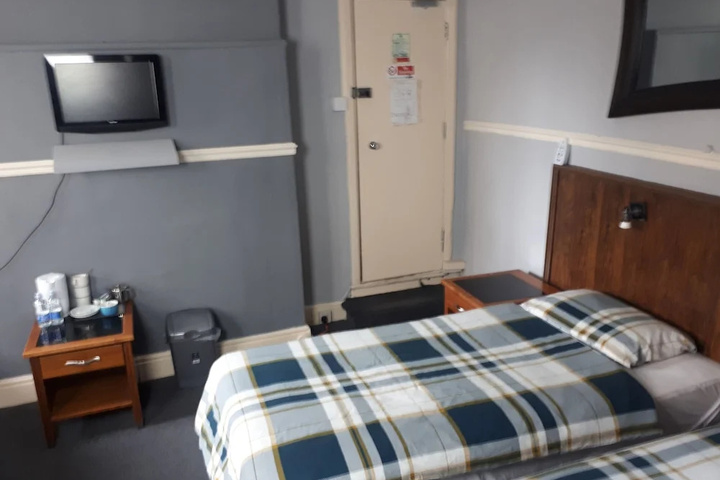 Room 2 of 23