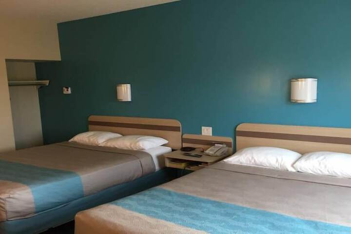 Room 8 of 16