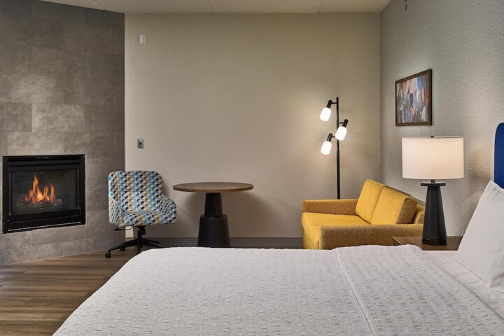 Room 9 of 20