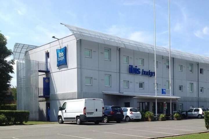 Hotel Entry