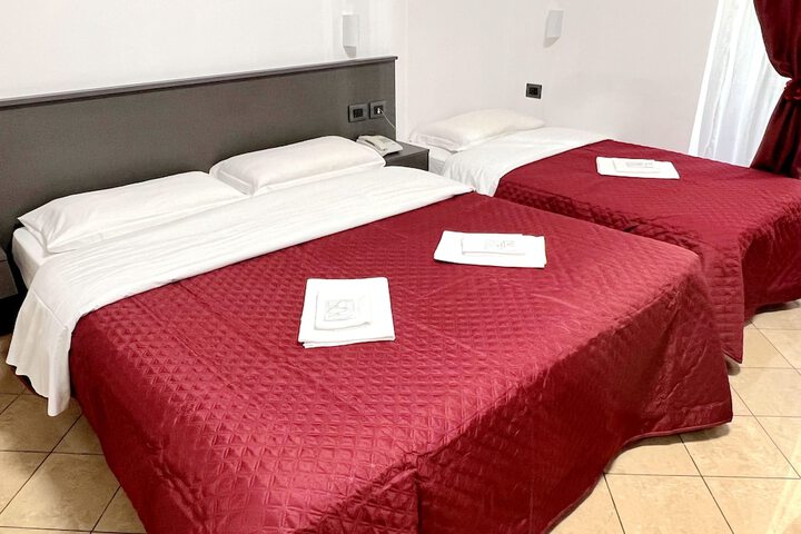 Room 9 of 40