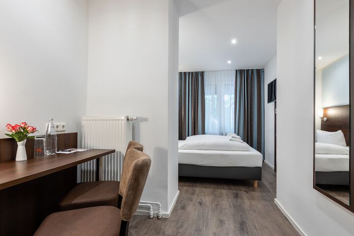 Room 16 of 29