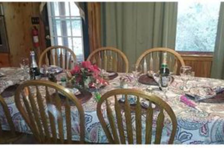 Dining 8 of 51