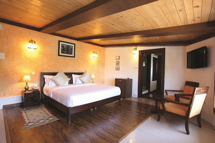 Room 3 of 20