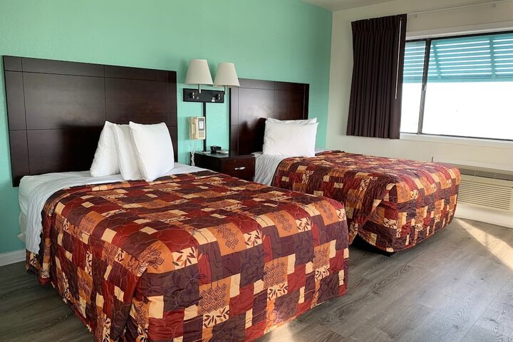 Room 12 of 34